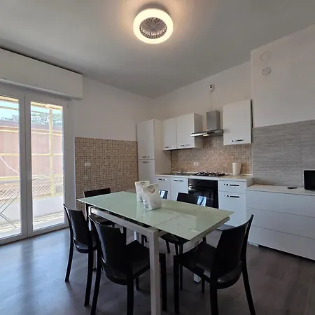 Everest - By Ligooria アパート *