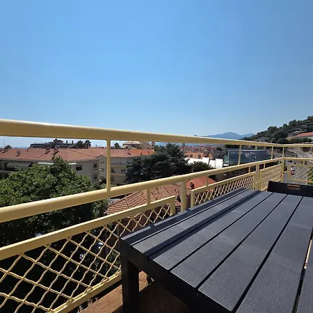 Everest - By Ligooria アパート ピエトラ・リーグレ